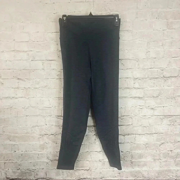 Athleta Women's Small Halasana Seamless 7/8 Leggings Tight Charcoal Gray Active - Picture 2 of 10